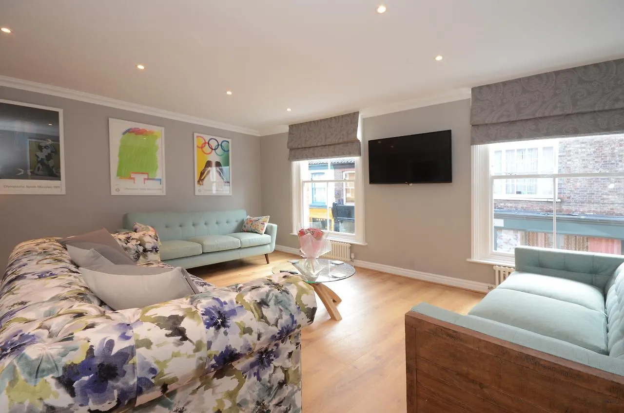 Fossgate Luxury Duplex City Centre Apartment With Free Parking York